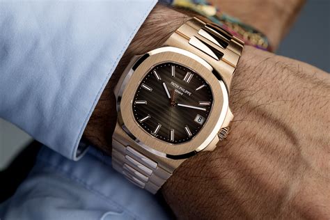 patek philippe nautilus 5711/1r-001 rose gold price|patek philippe nautilus 5711 green.